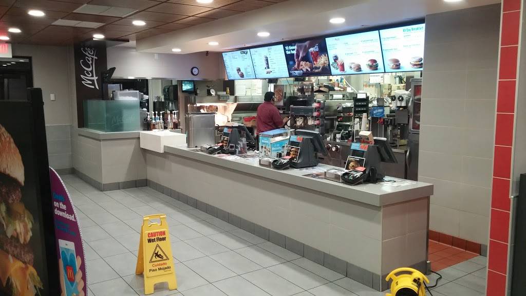McDonalds | cafe | 2051 W Broadway, Monona, WI 53713, USA | 6082218874 OR +1 608-221-8874