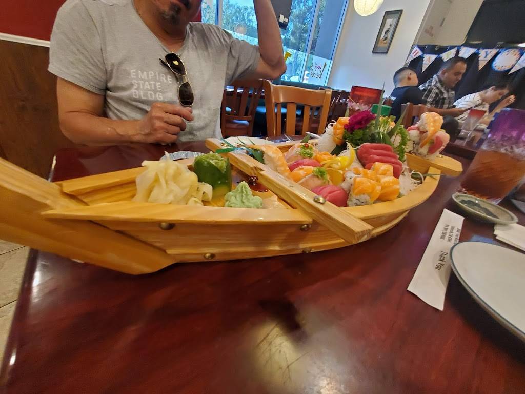 Love Boat Sushi | restaurant | 26480 Ynez Rd, Temecula, CA 92591, USA | 9512969808 OR +1 951-296-9808