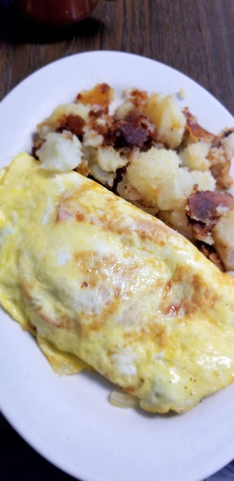 Ginas Place | restaurant | 21930 Lorain Rd, Cleveland, OH 44126, USA | 4403316082 OR +1 440-331-6082