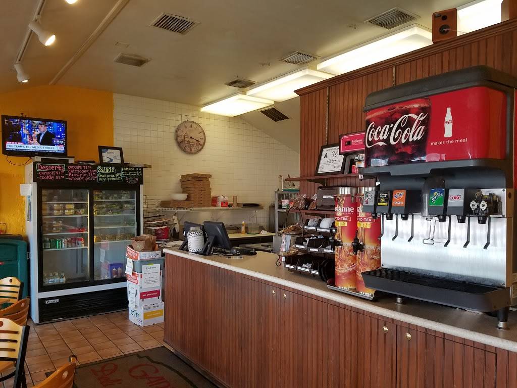 Garden Deli & Pizzeria | restaurant | 512 US-64, Manteo, NC 27954, USA | 2524736888 OR +1 252-473-6888