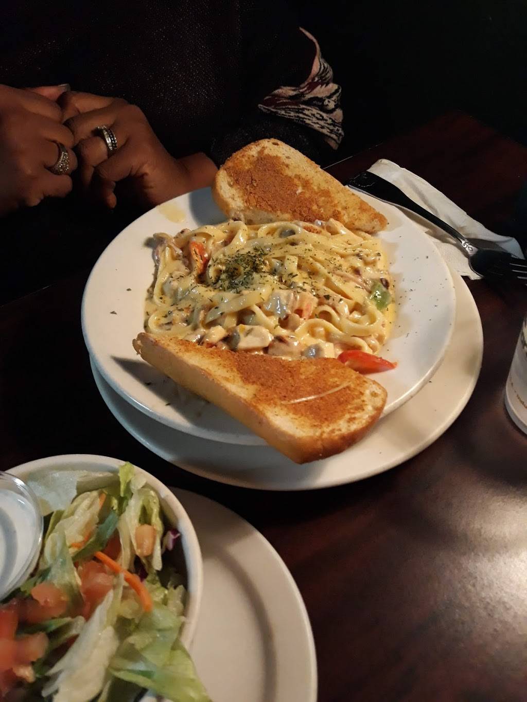 Roanoke Inn | restaurant | 1825 72nd Ave SE, Mercer Island, WA 98040, USA | 2062320800 OR +1 206-232-0800