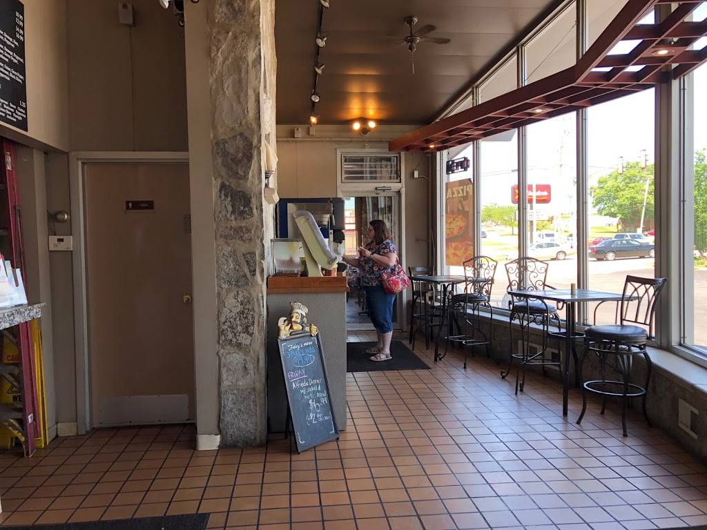 Michaels Italian Feast | restaurant | 1006 Peoria St, Washington, IL 61571, USA | 3094441984 OR +1 309-444-1984