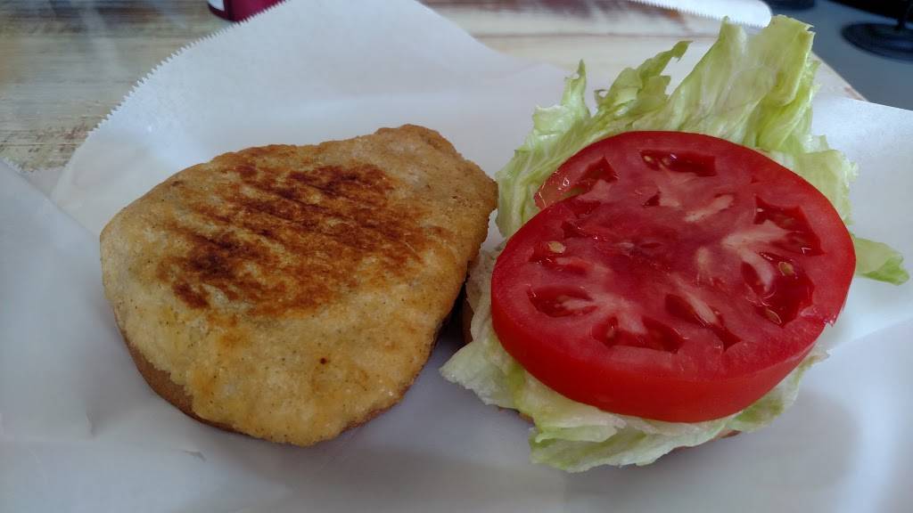 Olde Carolina Eatery | restaurant | 113 W Fremont St, Burgaw, NC 28425, USA | 9103006571 OR +1 910-300-6571