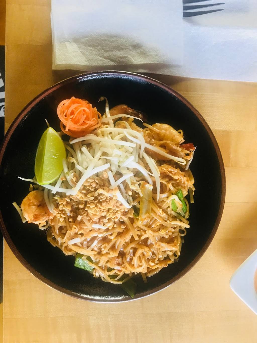 Kin Sushi & Thai Cuisine | restaurant | 1132 N Milwaukee Ave, Chicago, IL 60642, USA | 7737722722 OR +1 773-772-2722