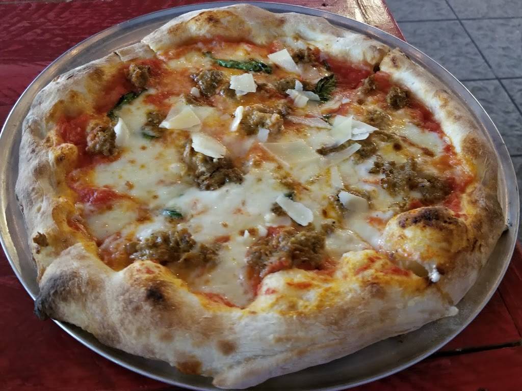 LowBrow Pizza & Beer | restaurant | 3148 Tamiami Trail E, Naples, FL 34112, USA | 2395296919 OR +1 239-529-6919