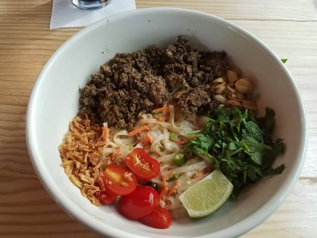 Bon Banh Mi Southeast Asian Kitchen | restaurant | 1440 Ben Sawyer Blvd #1404, Mt Pleasant, SC 29464, USA | 8433887080 OR +1 843-388-7080