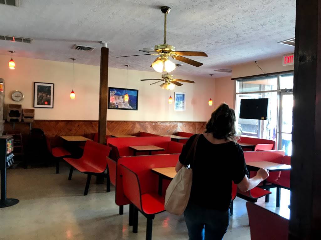 Georgios Famous Pizza | restaurant | 211 Main St, North Myrtle Beach, SC 29582, USA | 8432493135 OR +1 843-249-3135