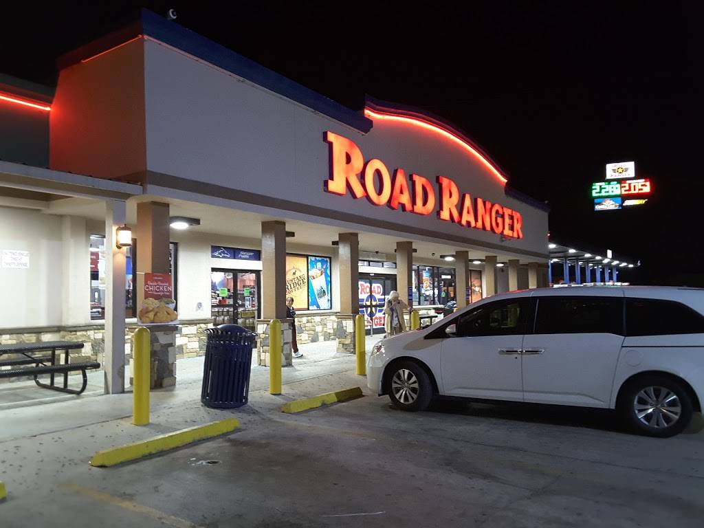 Subway | restaurant | 9977, I-35, Moore, TX 78057, USA | 8306632940 OR +1 830-663-2940