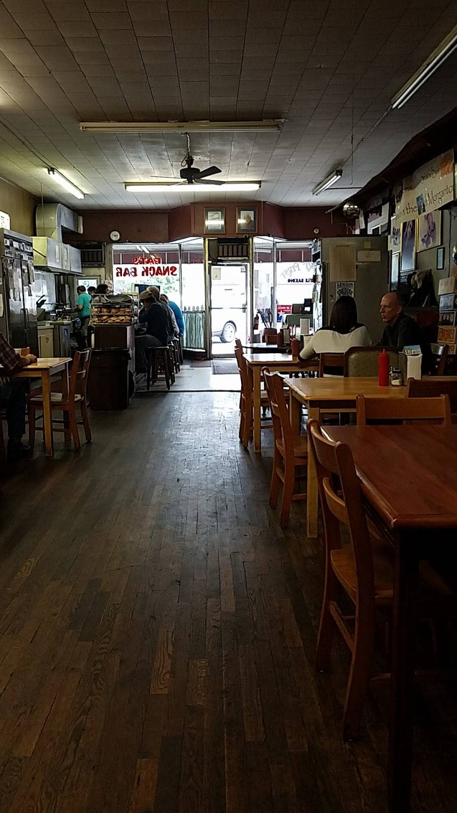 Pats Snack Bar | meal takeaway | 124 N Sterling St, Morganton, NC 28655, USA | 8284375744 OR +1 828-437-5744