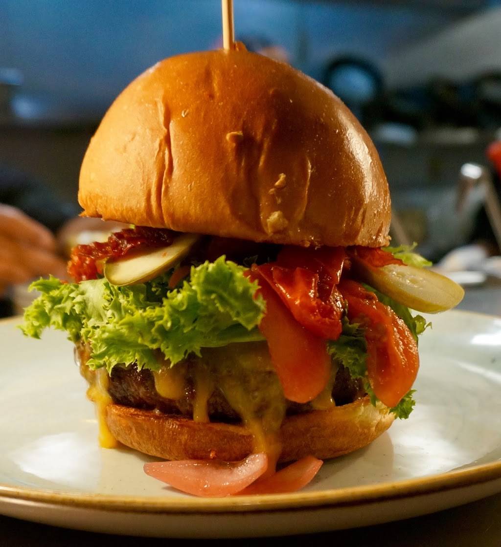 Le Moo | restaurant | 2300 Lexington Rd, Louisville, KY 40206, USA | 5024588888 OR +1 502-458-8888