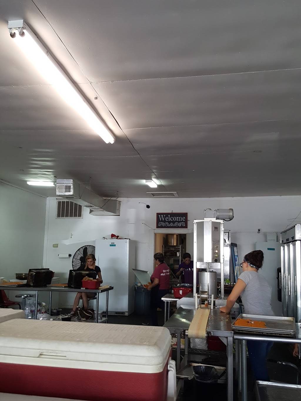 Grannys Tamales Too | restaurant | 2814 Main St, Ingleside, TX 78362, USA | 3617766938 OR +1 361-776-6938