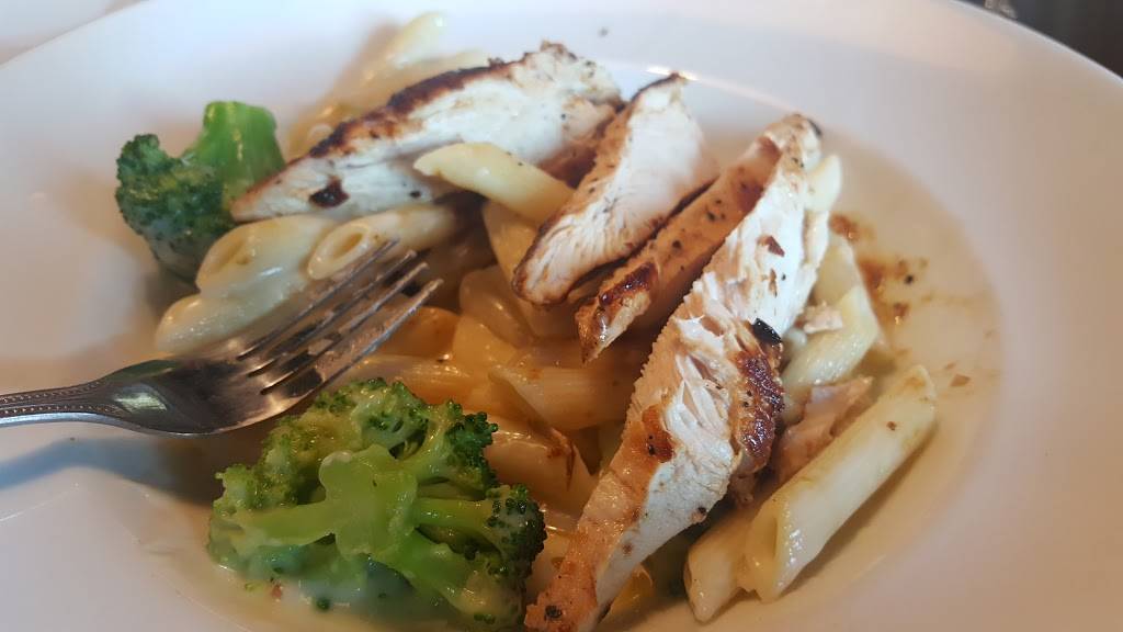 Ruby Tuesday | restaurant | 131 Crossroads Blvd, Cary, NC 27511, USA | 9198549990 OR +1 919-854-9990