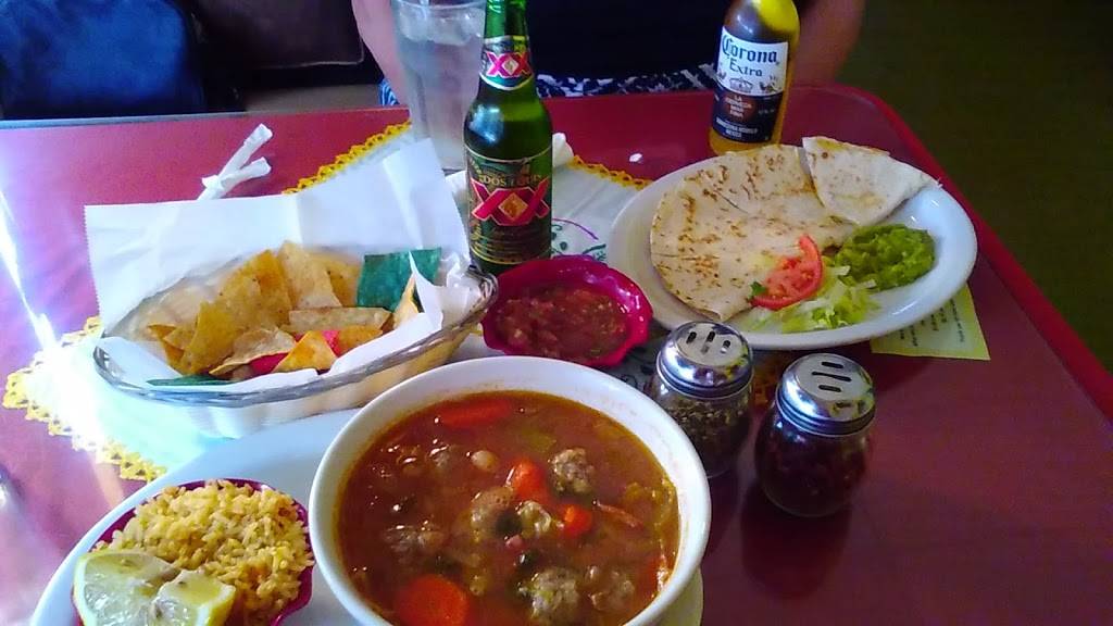 El Bajio | restaurant | 3704 W Shields Ave, Fresno, CA 93722, USA | 5592773644 OR +1 559-277-3644