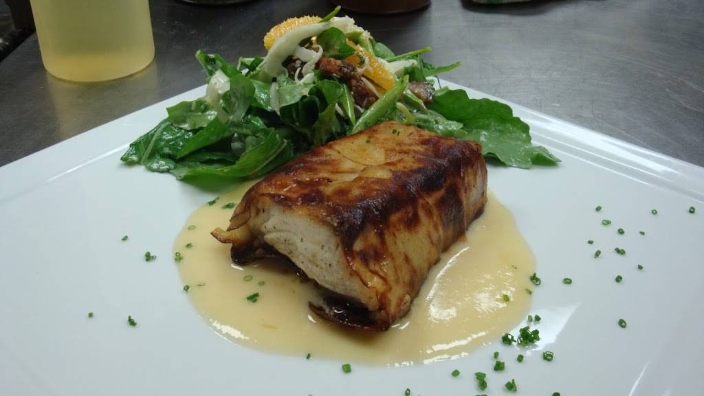 Tombo Grille | restaurant | 4517 Forest Dr, Columbia, SC 29206, USA | 8037829665 OR +1 803-782-9665