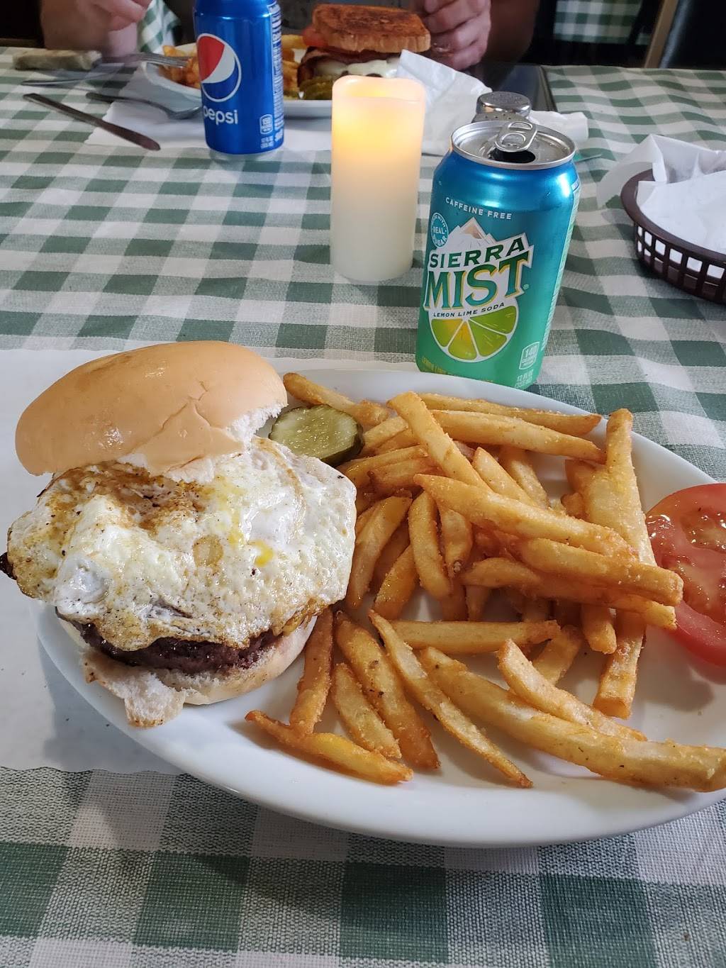 Happy Daze | restaurant | W10088 US-8, Kennan, WI 54537, USA | 7154742409 OR +1 715-474-2409