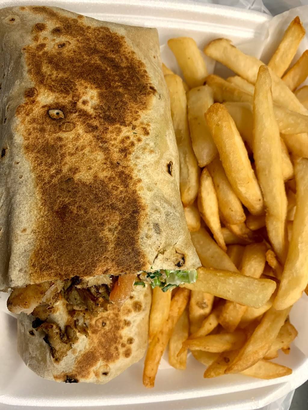 MaMa Gyros | restaurant | 5300 S 76th St, Greendale, WI 53129, USA | 4144231517 OR +1 414-423-1517
