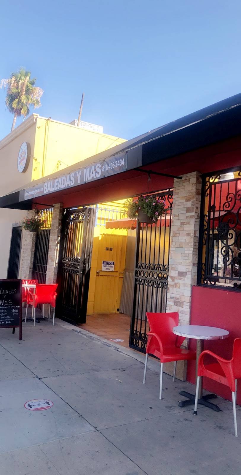 Baleadas Y Más | restaurant | 14504 Victory Blvd, Van Nuys, CA 91411, USA | 8184062434 OR +1 818-406-2434