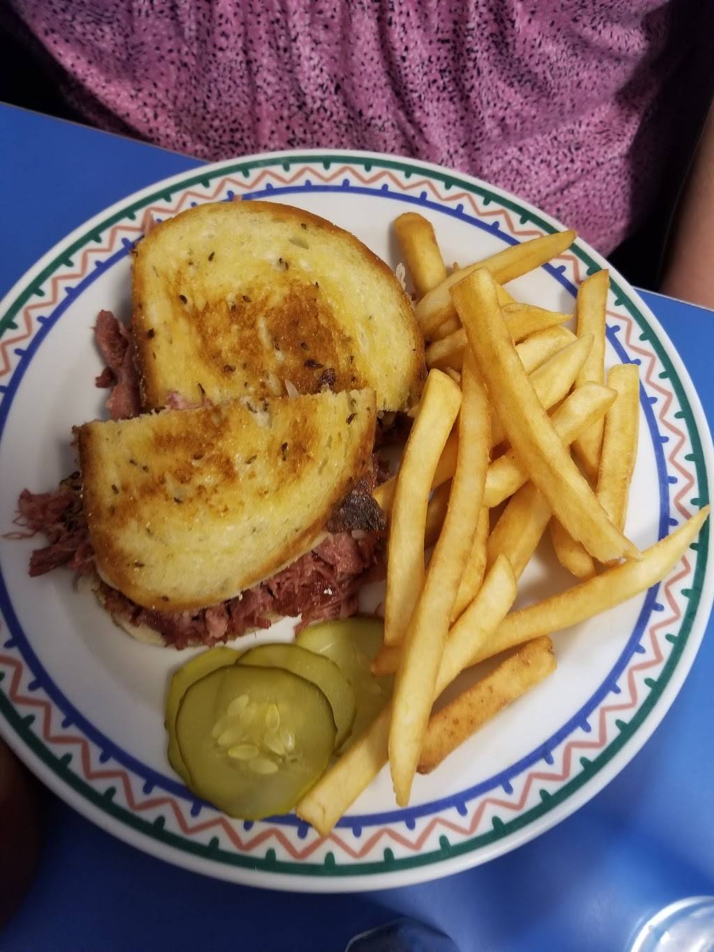 Johns Diner | restaurant | 18260 Detroit Ave, Lakewood, OH 44107, USA | 2162280871 OR +1 216-228-0871