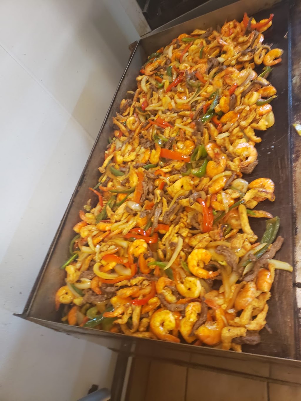 Taquería y pupuseria el chapin | restaurant | 314 S Barnes Dr, Garland, TX 75042, USA | 2144317643 OR +1 214-431-7643