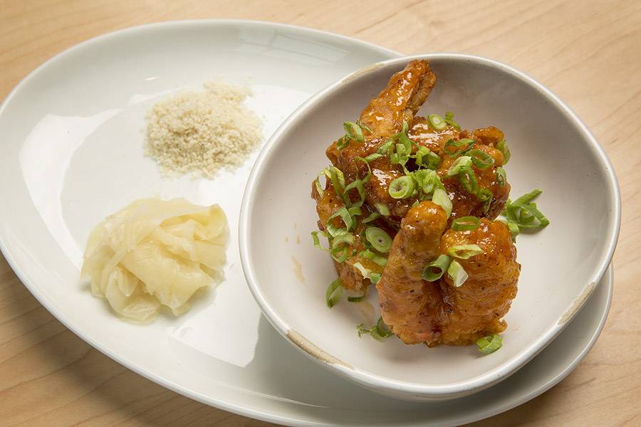 Two Lights Seafood and Oyster | restaurant | 227 W North Ave, Chicago, IL 60610, USA | 3129293091 OR +1 312-929-3091