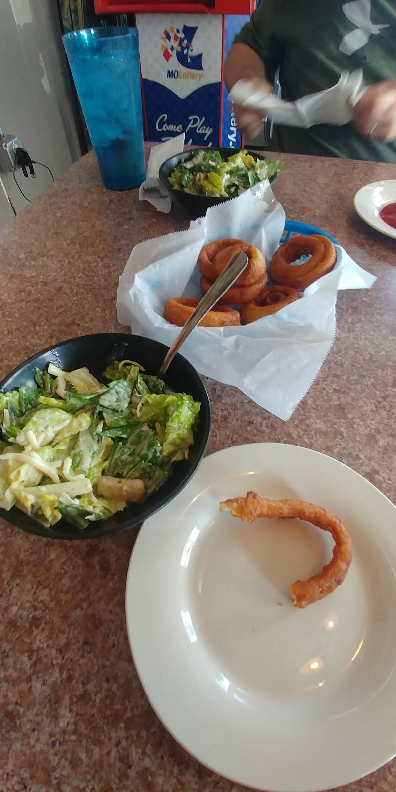 Cori’s Twin Gables | restaurant | 101 State Hwy 47, Marthasville, MO 63357, USA | 6364335048 OR +1 636-433-5048