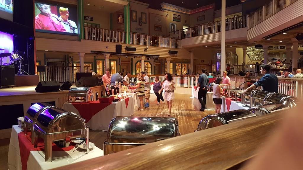 Buck Owens Crystal Palace | restaurant | 2800 Buck Owens Blvd, Bakersfield, CA 93308, USA | 6613287560 OR +1 661-328-7560