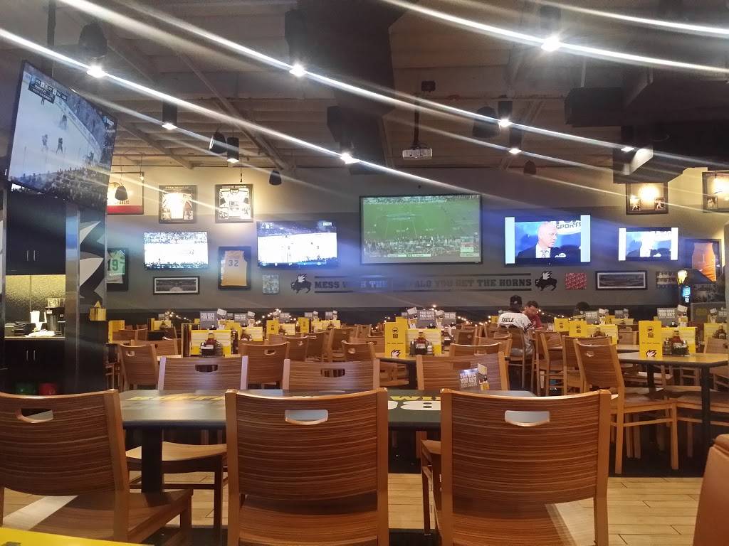 Buffalo Wild Wings | restaurant | 23600 Rockfield Blvd, Lake Forest, CA 92630, USA | 9495889464 OR +1 949-588-9464