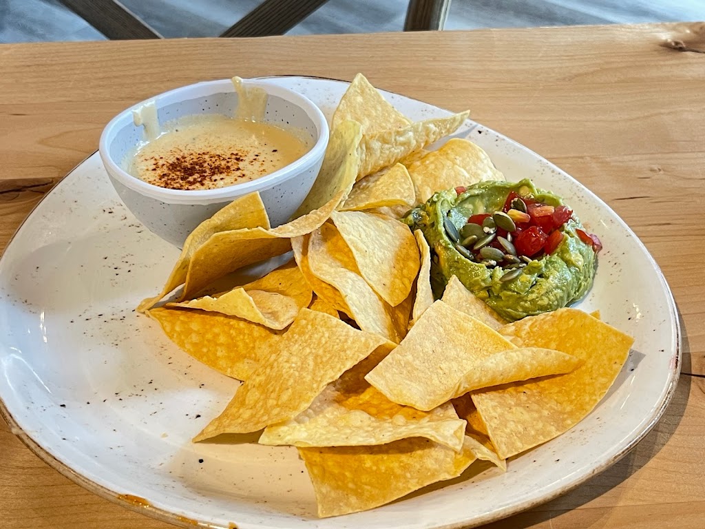 Kitchen Social | restaurant | 211 Park Ave Suite 115, Beachwood, OH 44122, USA | 2162026444 OR +1 216-202-6444