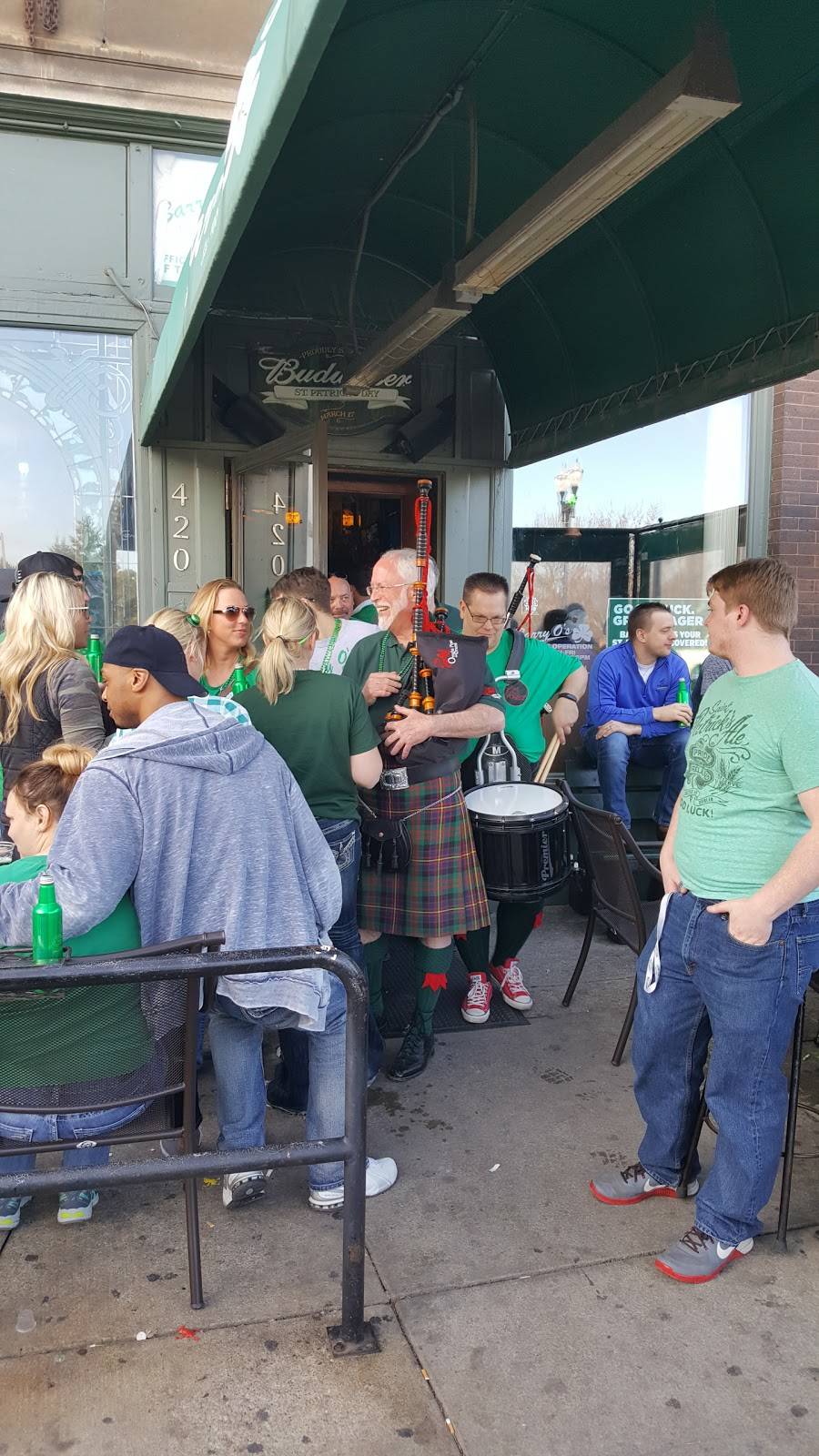 Barry Os | restaurant | 420 S 10th St, Omaha, NE 68102, USA | 4023418032 OR +1 402-341-8032