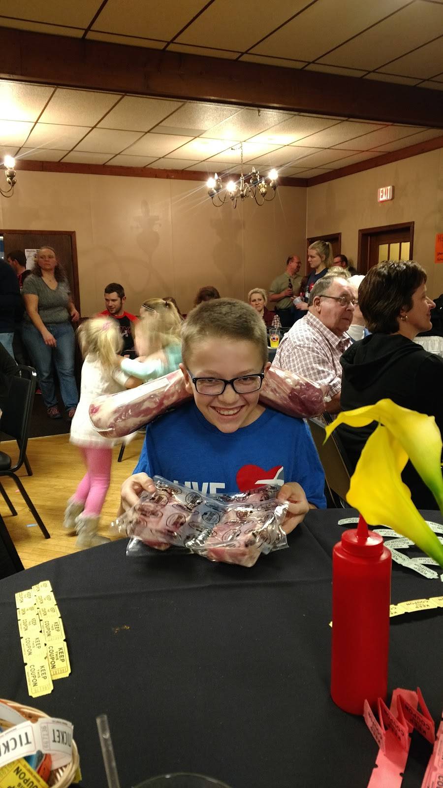 Neighborhood Pub & Grill | restaurant | N5091 Co Hwy BB, Chilton, WI 53014, USA | 9208493799 OR +1 920-849-3799