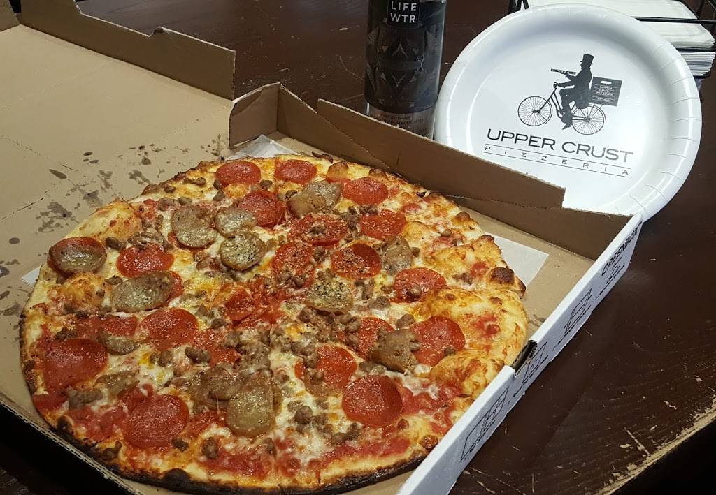 Upper Crust Pizzeria | restaurant | 68-82 Burlington Mall Road, Burlington, MA 01803, USA | 7815525188 OR +1 781-552-5188