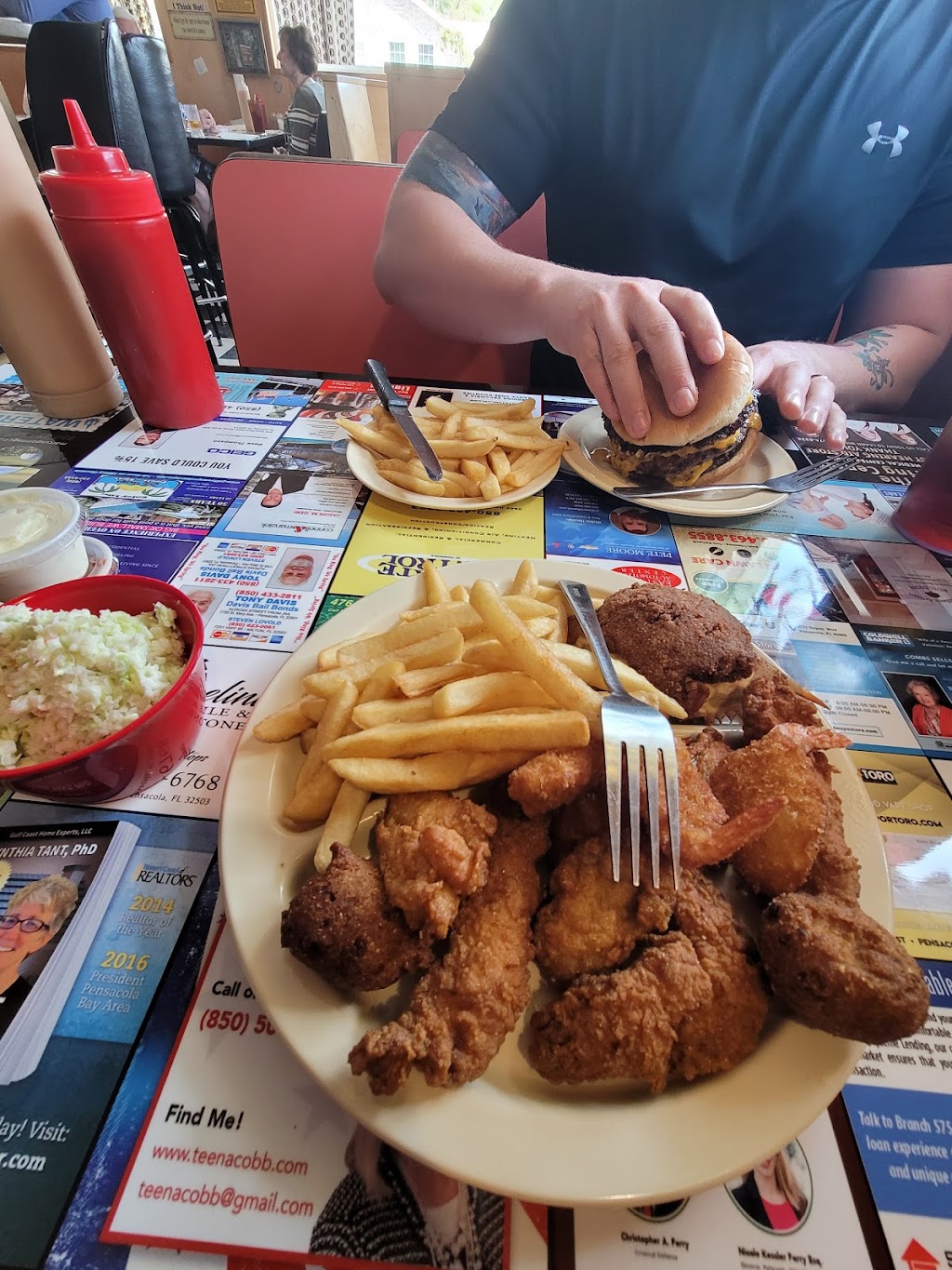 Jerrys Drive In | restaurant | 2815 E Cervantes St, Pensacola, FL 32503, USA | 8504339910 OR +1 850-433-9910