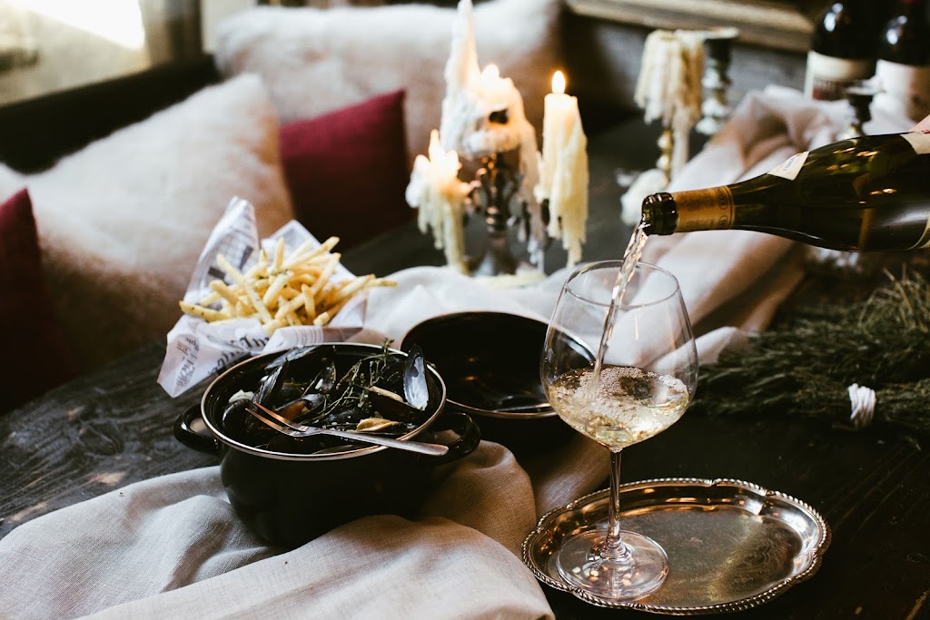 French Alpine Bistro - Crêperie du Village | restaurant | 400 E Hopkins Ave, Aspen, CO 81611, USA | 9709251566 OR +1 970-925-1566