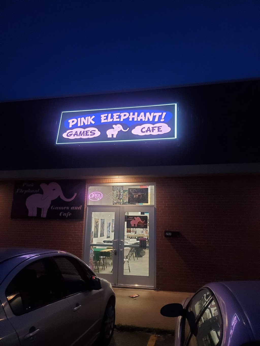 Pink Elephant Games and Cafe | restaurant | 2431 W Pawnee St, Wichita, KS 67213, USA | 3168674411 OR +1 316-867-4411