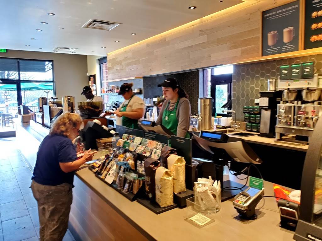Starbucks | cafe | 3310 Daniels Rd #114, Winter Garden, FL 34787, USA | 4076565231 OR +1 407-656-5231