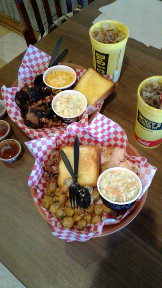 Dickeys Barbecue Pit | restaurant | 10564 S US Hwy 15 501 N, Southern Pines, NC 28387, USA | 9107251080 OR +1 910-725-1080