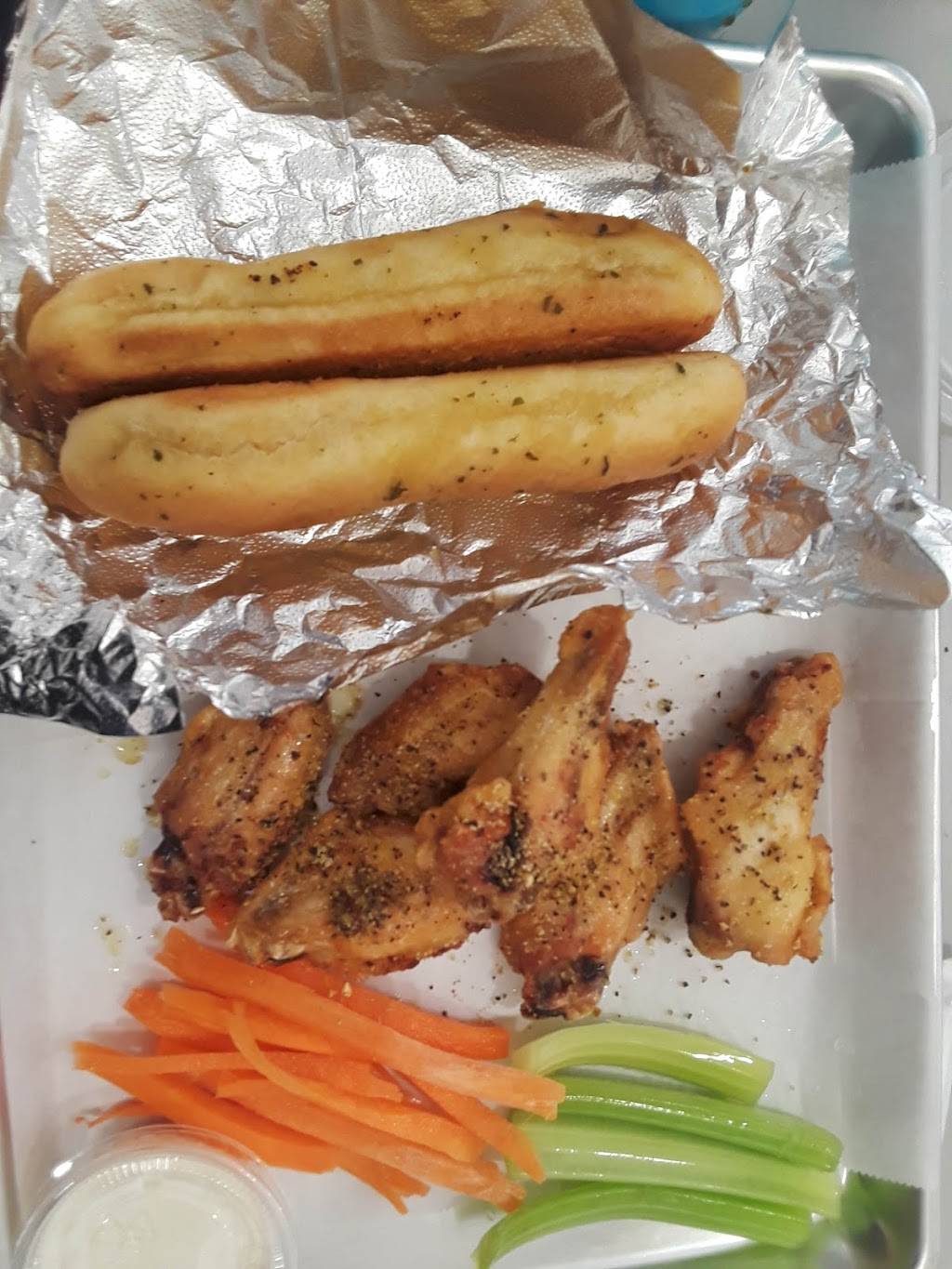 Wings Republic | restaurant | 4310 Genesee Ave Suite 104, San Diego, CA 92117, USA | 8584306171 OR +1 858-430-6171