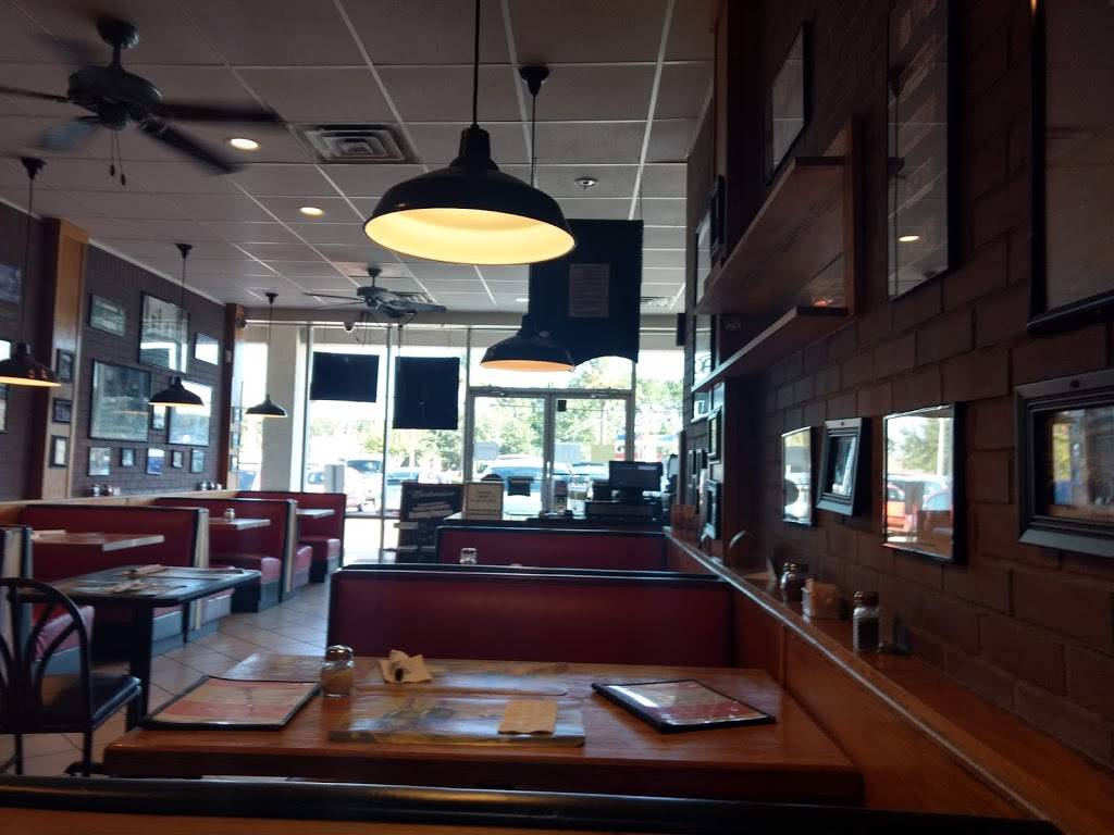 Vinnys Italian | restaurant | 14185 Beach Blvd #11, Jacksonville Beach, FL 32250, USA | 9042235400 OR +1 904-223-5400