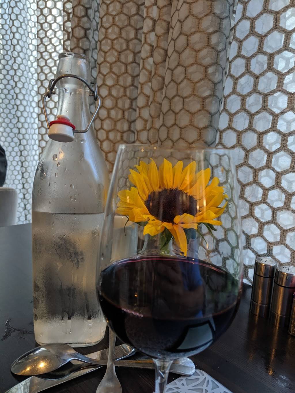 Root 29 Craft Kitchen & Bar | restaurant | 990 Hilton Heights Rd, Charlottesville, VA 22901, USA | 4345298400 OR +1 434-529-8400