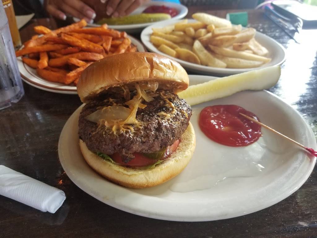 Molly Malones Irish Pub | restaurant | 933 Baxter Ave, Louisville, KY 40204, USA | 5024731222 OR +1 502-473-1222