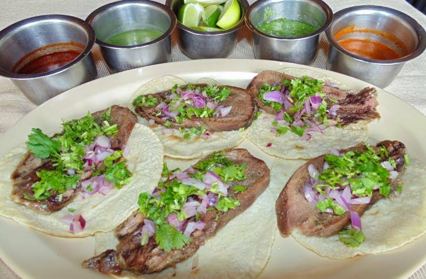 Los Carboncitos | restaurant | 15210 E 6th Ave, Aurora, CO 80011, USA | 3033642606 OR +1 303-364-2606