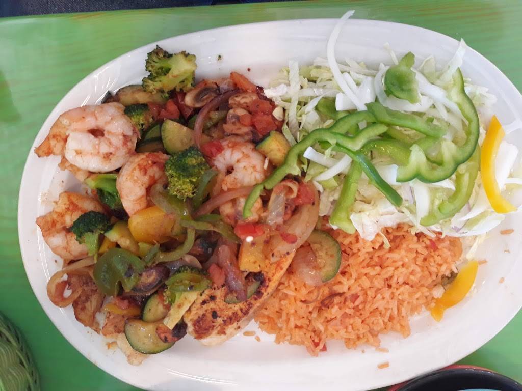 El Vaquero | restaurant | 200 Holiday Dr, Mattoon, IL 61938, USA | 2172347290 OR +1 217-234-7290