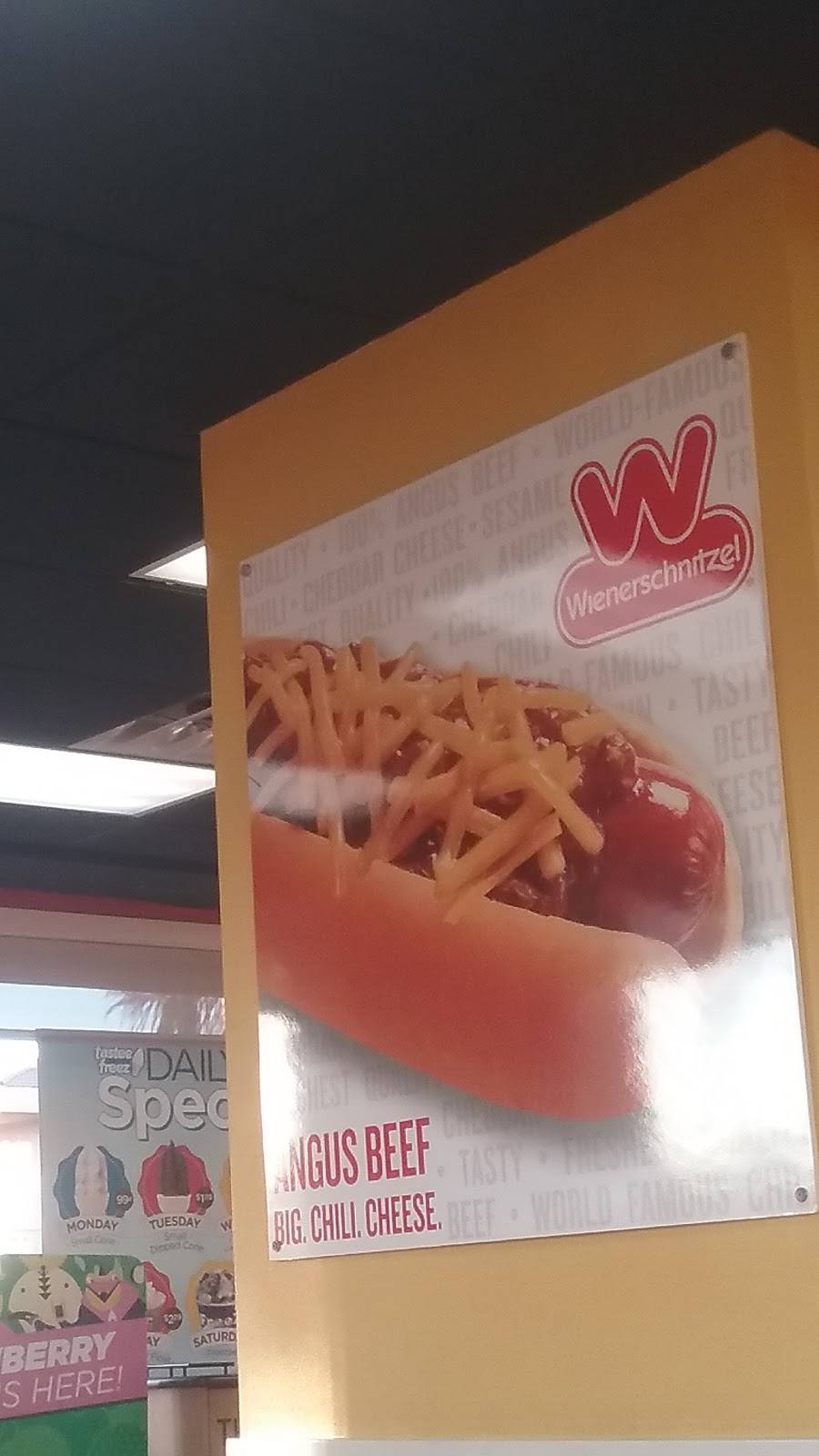 Wienerschnitzel | restaurant | 801 W Valley Blvd, Colton, CA 92324, USA | 9093703543 OR +1 909-370-3543