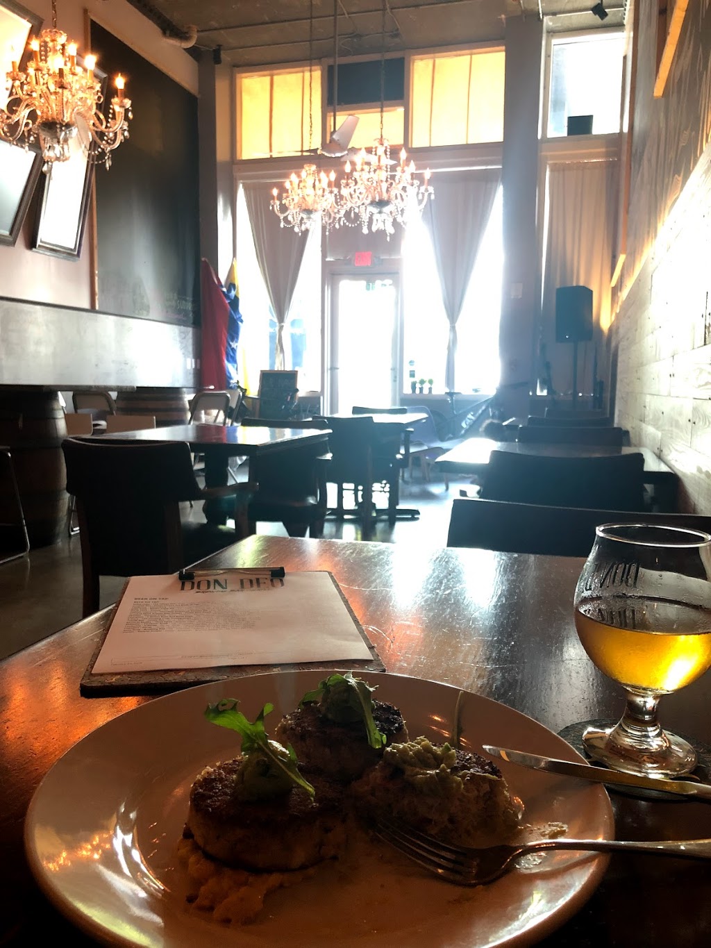 Edges Tavern | restaurant | 275 Northeast 18th Street Unit 107 (On, Biscayne Blvd, Miami, FL 33132, USA | 3059893404 OR +1 305-989-3404