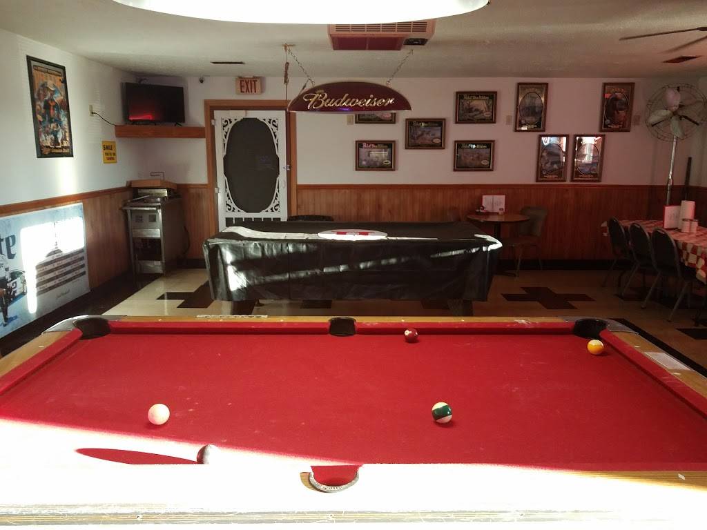 Circle II Bar and Gril | restaurant | 503 W Cleveland St, Heyworth, IL 61745, USA | 3094732854 OR +1 309-473-2854