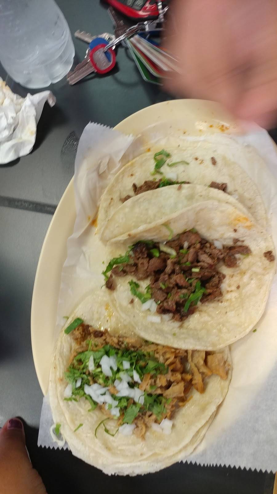 Taqueria La Zacatecana | restaurant | 3024 N California Ave, Chicago, IL 60618, USA | 7732798260 OR +1 773-279-8260