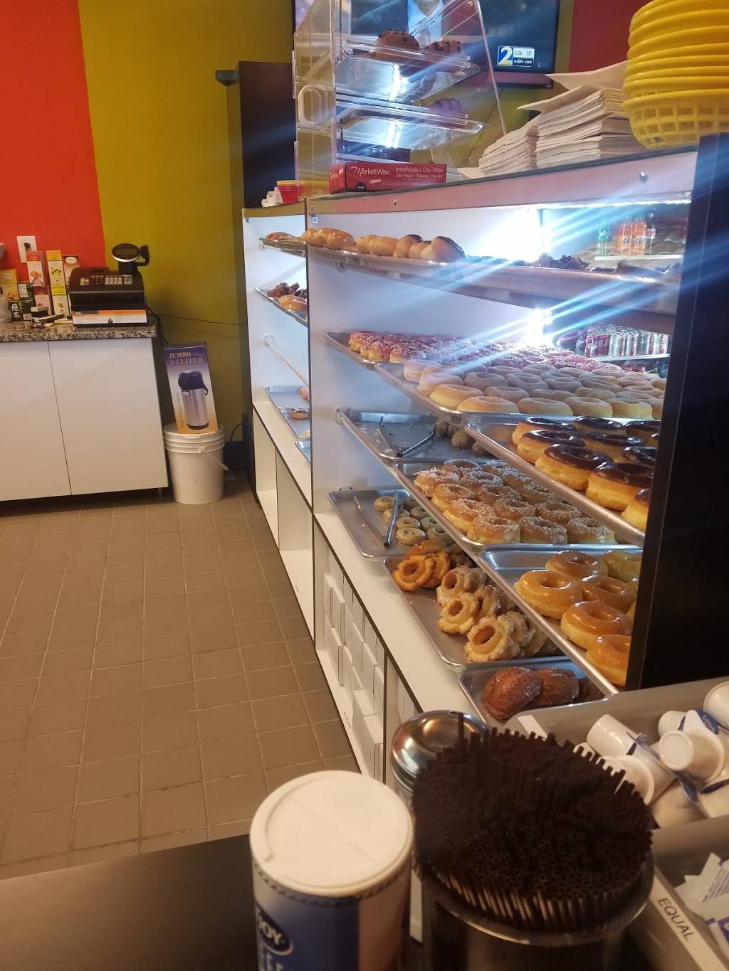 Dannys Donuts | restaurant | 975 Dawsonville Hwy Suite 19, Gainesville, GA 30501, USA | 4708926511 OR +1 470-892-6511