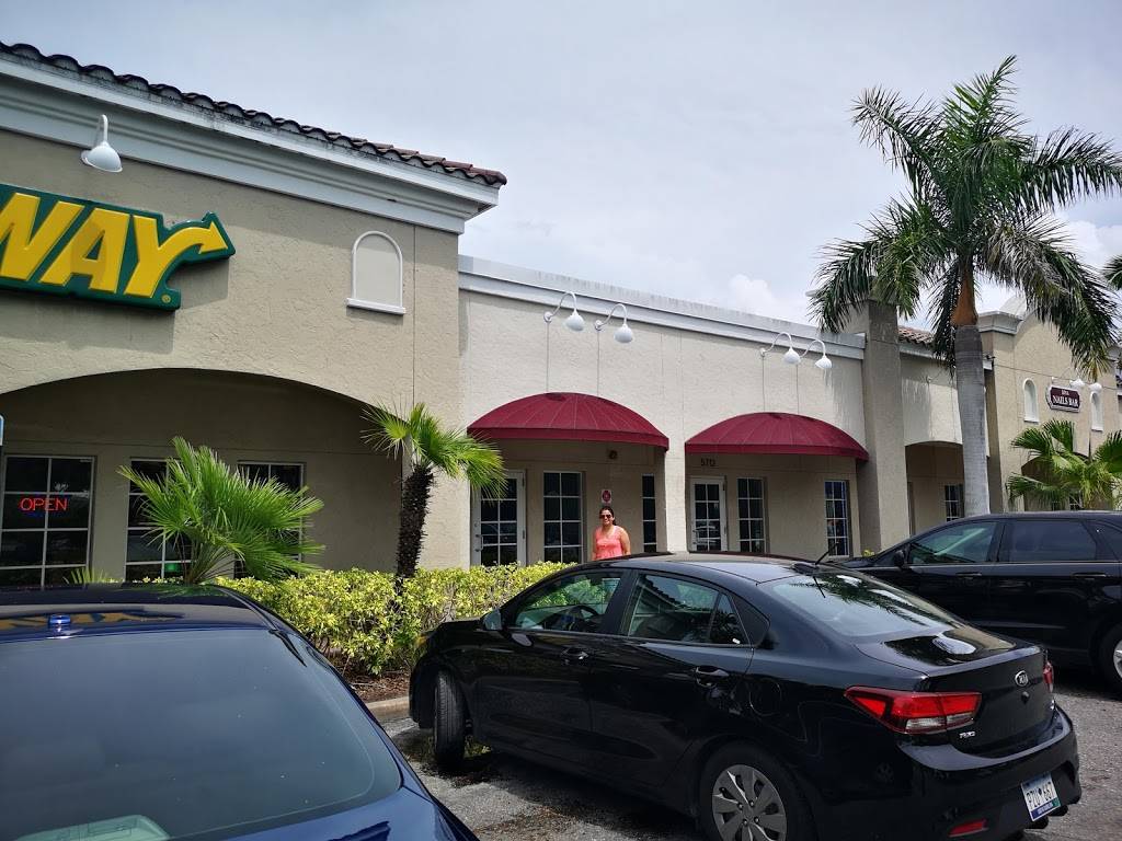 Subway | restaurant | 5708 Clark Rd, Sarasota, FL 34233, USA | 9419232246 OR +1 941-923-2246