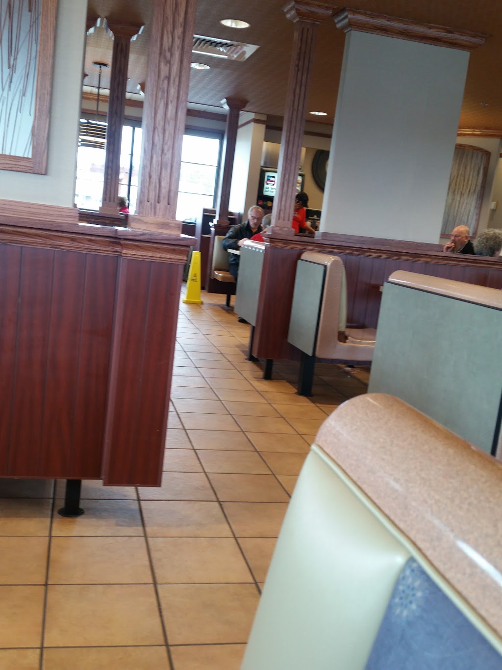McDonalds | restaurant | 2223 W Main St, Rapid City, SD 57702, USA | 6053423483 OR +1 605-342-3483