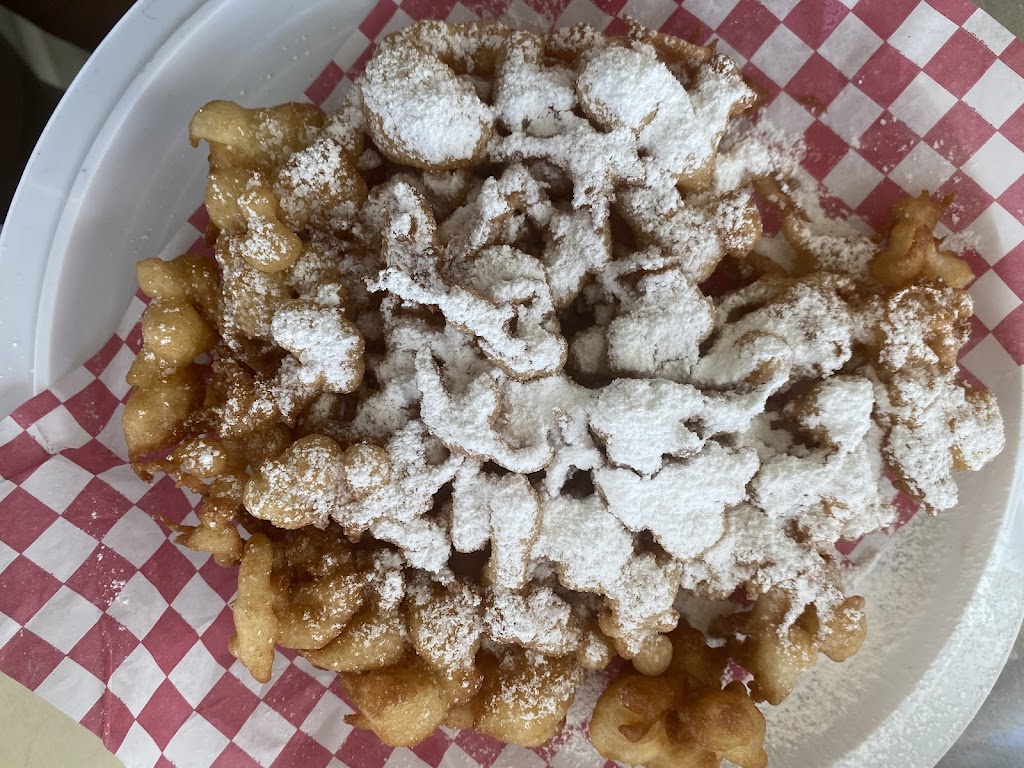 Cailee Belle’s Sweet Shoppe +BAR | restaurant | E Lindsay St, Greensboro, NC 27405, USA | 3364052079 OR +1 336-405-2079